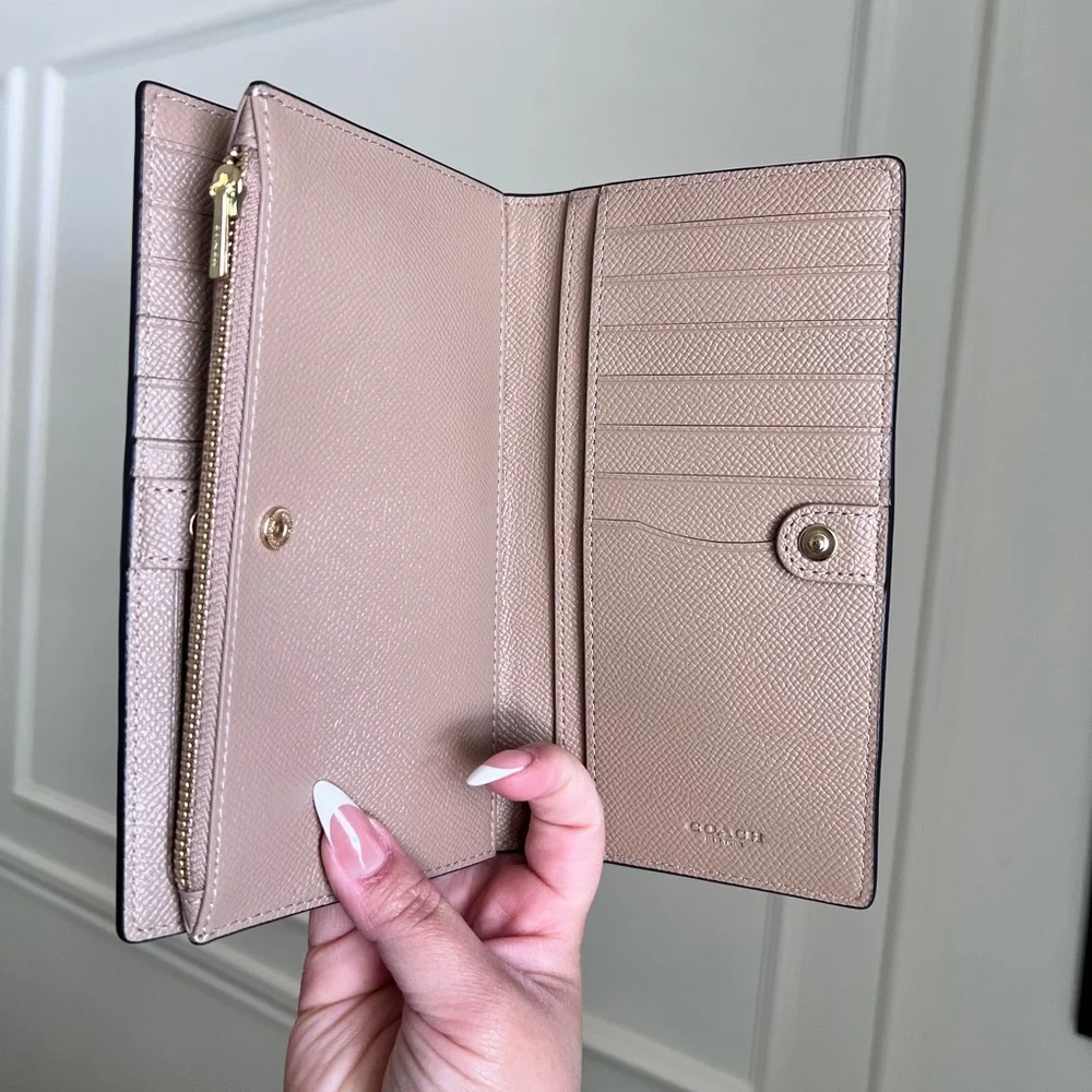Coach Slim Wallet - Picture 3 of 5